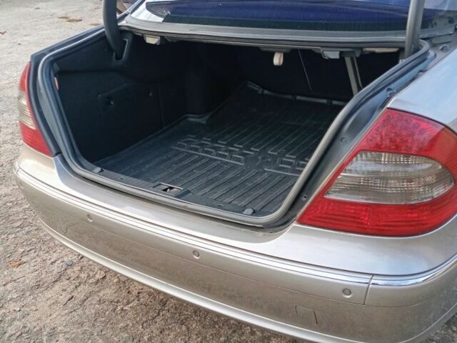 Серый Мерседес 320, объемом двигателя 3 л и пробегом 340 тыс. км за 8500 $, фото 5 на Automoto.ua