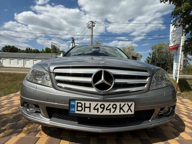 Серый Мерседес 320, объемом двигателя 3 л и пробегом 212 тыс. км за 10700 $, фото 3 на Automoto.ua