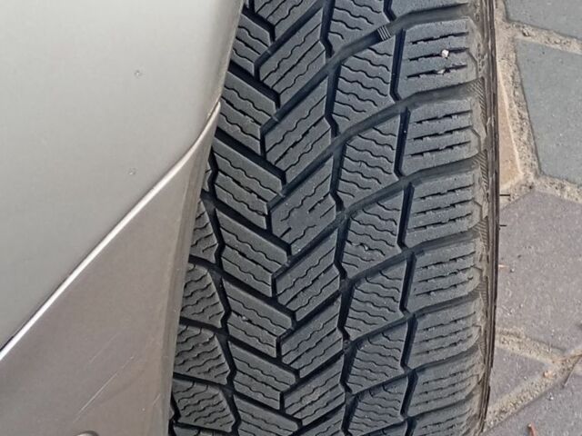 Серый Мерседес 320, объемом двигателя 3 л и пробегом 340 тыс. км за 8500 $, фото 6 на Automoto.ua