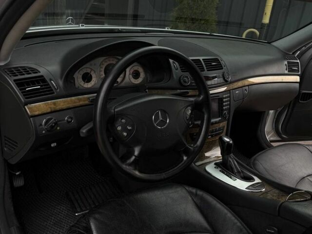 Серый Мерседес 320, объемом двигателя 3.2 л и пробегом 270 тыс. км за 8700 $, фото 17 на Automoto.ua
