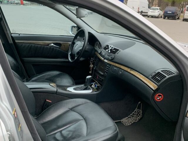 Серый Мерседес 320, объемом двигателя 3.2 л и пробегом 362 тыс. км за 3333 $, фото 16 на Automoto.ua