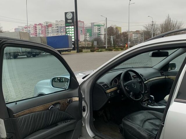 Серый Мерседес 320, объемом двигателя 3.2 л и пробегом 362 тыс. км за 3333 $, фото 9 на Automoto.ua