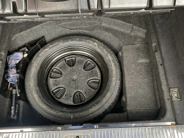 Серый Мерседес 320, объемом двигателя 3.2 л и пробегом 440 тыс. км за 6900 $, фото 9 на Automoto.ua