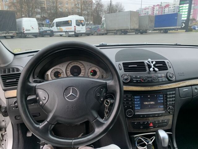 Серый Мерседес 320, объемом двигателя 3.2 л и пробегом 362 тыс. км за 3333 $, фото 10 на Automoto.ua