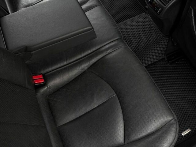 Серый Мерседес 320, объемом двигателя 3.2 л и пробегом 270 тыс. км за 8700 $, фото 20 на Automoto.ua