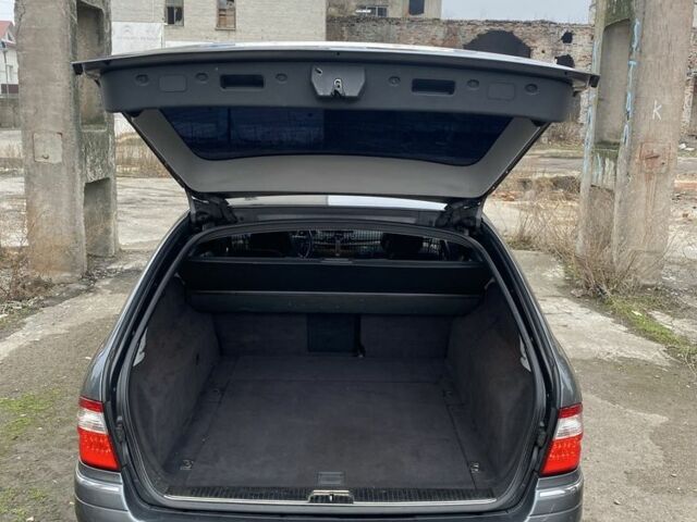 Серый Мерседес 320, объемом двигателя 3.2 л и пробегом 440 тыс. км за 6900 $, фото 11 на Automoto.ua