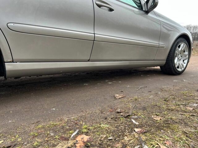 Сірий Мерседес 320, об'ємом двигуна 3.2 л та пробігом 332 тис. км за 2002 $, фото 4 на Automoto.ua