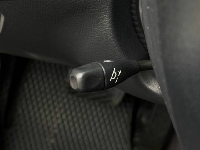 Серый Мерседес 320, объемом двигателя 3.2 л и пробегом 270 тыс. км за 8700 $, фото 14 на Automoto.ua