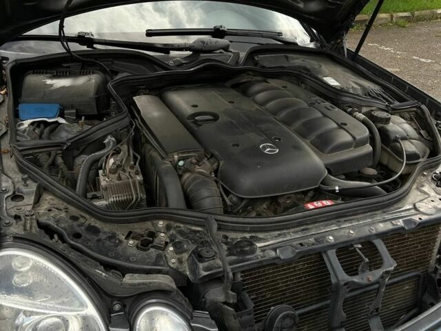 Серый Мерседес 320, объемом двигателя 3.2 л и пробегом 346 тыс. км за 7000 $, фото 7 на Automoto.ua