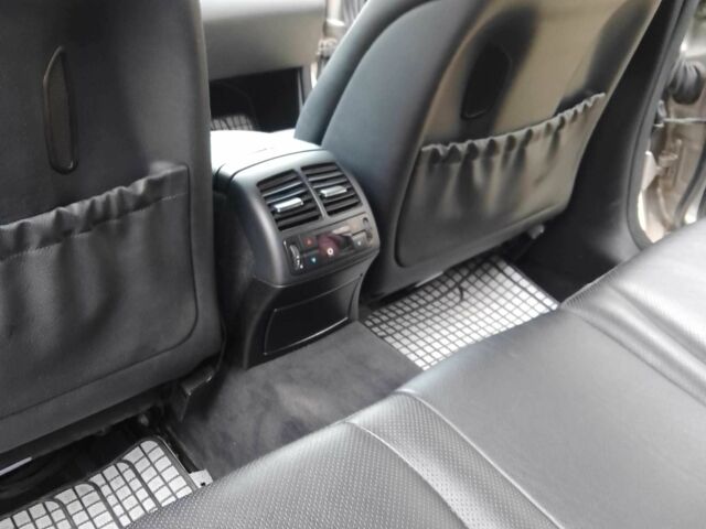 Серый Мерседес 320, объемом двигателя 3 л и пробегом 290 тыс. км за 10500 $, фото 7 на Automoto.ua