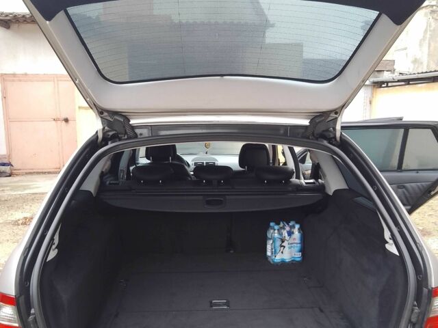 Серый Мерседес 320, объемом двигателя 3 л и пробегом 290 тыс. км за 10500 $, фото 6 на Automoto.ua