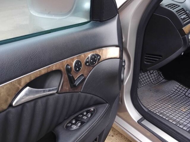 Серый Мерседес 320, объемом двигателя 3 л и пробегом 290 тыс. км за 10500 $, фото 8 на Automoto.ua