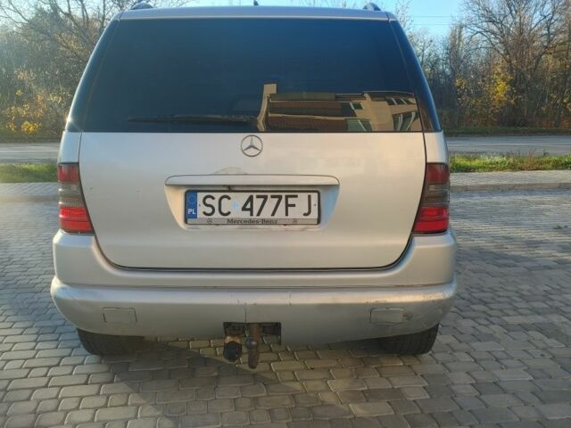 Серый Мерседес 320, объемом двигателя 3.2 л и пробегом 323 тыс. км за 3300 $, фото 5 на Automoto.ua