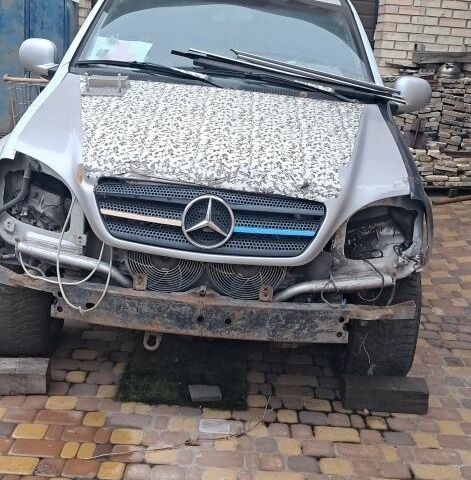 Сірий Мерседес 320, об'ємом двигуна 3 л та пробігом 200 тис. км за 1419 $, фото 1 на Automoto.ua