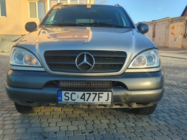 Серый Мерседес 320, объемом двигателя 3.2 л и пробегом 323 тыс. км за 3300 $, фото 1 на Automoto.ua