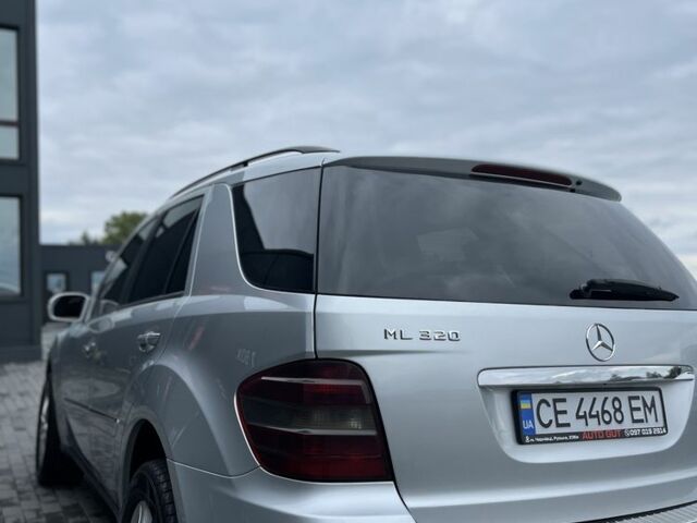 Сірий Мерседес 320, об'ємом двигуна 3 л та пробігом 300 тис. км за 10000 $, фото 6 на Automoto.ua