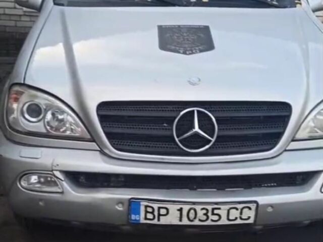 Сірий Мерседес 320, об'ємом двигуна 0 л та пробігом 365 тис. км за 3300 $, фото 4 на Automoto.ua