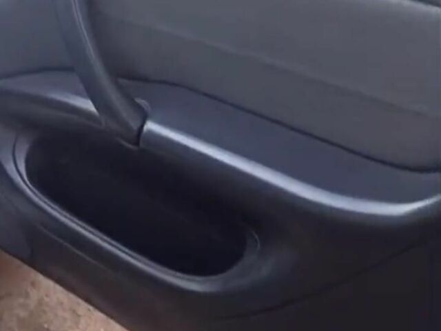 Сірий Мерседес 320, об'ємом двигуна 0 л та пробігом 365 тис. км за 3300 $, фото 1 на Automoto.ua