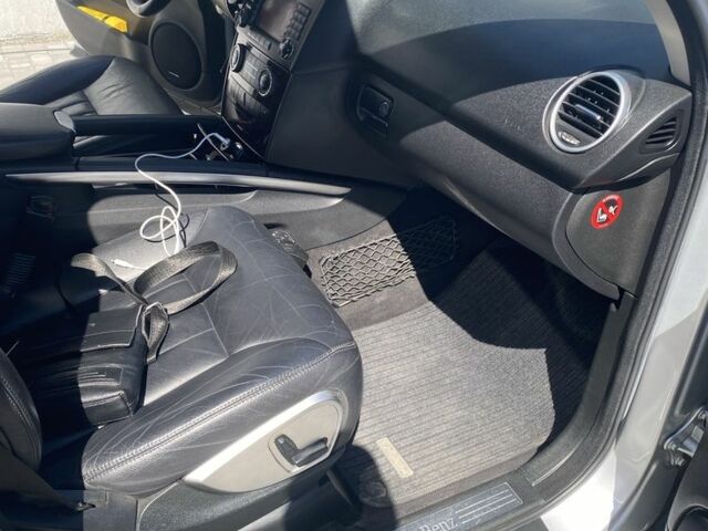 Сірий Мерседес 320, об'ємом двигуна 3 л та пробігом 398 тис. км за 10600 $, фото 4 на Automoto.ua