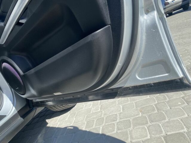 Сірий Мерседес 320, об'ємом двигуна 3 л та пробігом 398 тис. км за 10600 $, фото 5 на Automoto.ua