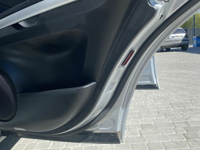 Сірий Мерседес 320, об'ємом двигуна 3 л та пробігом 398 тис. км за 10600 $, фото 6 на Automoto.ua