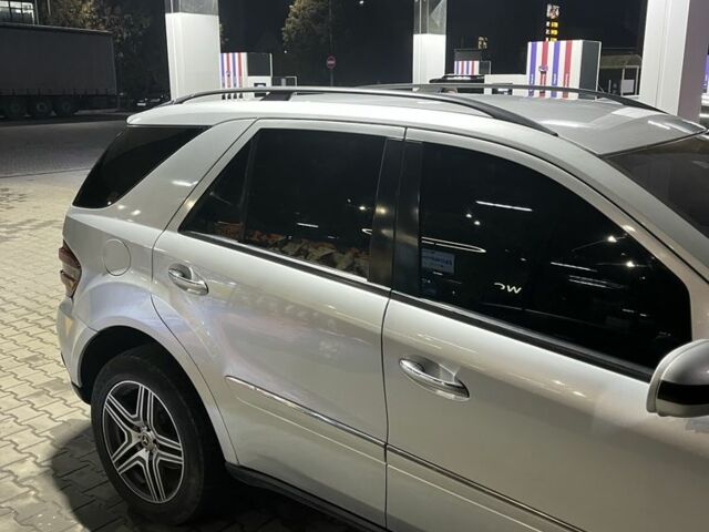 Сірий Мерседес 320, об'ємом двигуна 3 л та пробігом 315 тис. км за 10700 $, фото 3 на Automoto.ua