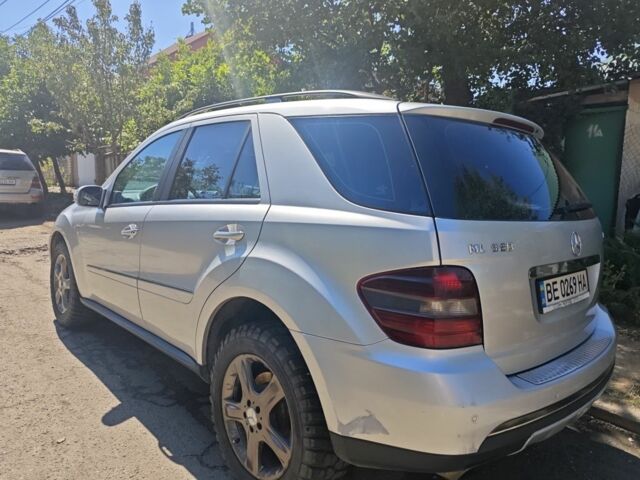 Серый Мерседес 320, объемом двигателя 3 л и пробегом 452 тыс. км за 9800 $, фото 6 на Automoto.ua