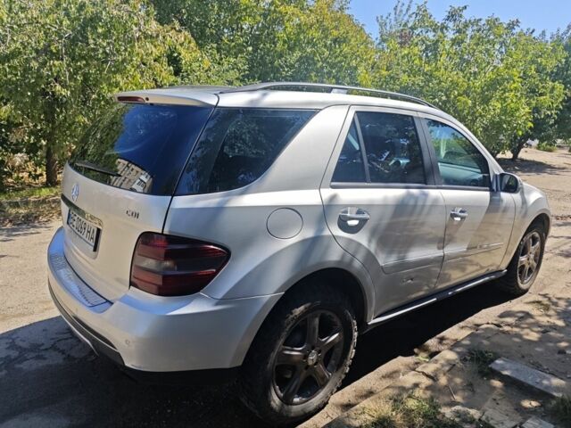 Серый Мерседес 320, объемом двигателя 3 л и пробегом 452 тыс. км за 9800 $, фото 7 на Automoto.ua