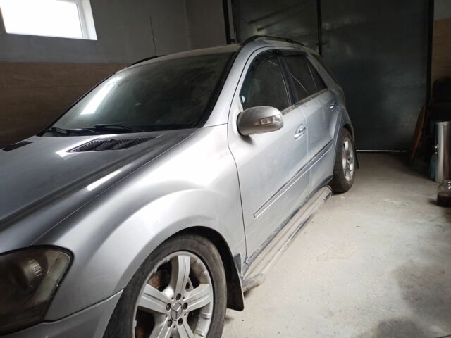 Серый Мерседес 320, объемом двигателя 3 л и пробегом 2 тыс. км за 9000 $, фото 1 на Automoto.ua