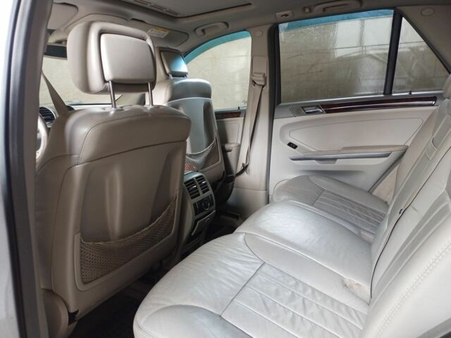 Серый Мерседес 320, объемом двигателя 3 л и пробегом 2 тыс. км за 9000 $, фото 6 на Automoto.ua