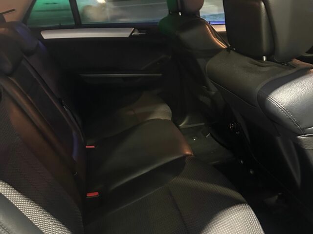 Сірий Мерседес 320, об'ємом двигуна 0 л та пробігом 300 тис. км за 6200 $, фото 8 на Automoto.ua