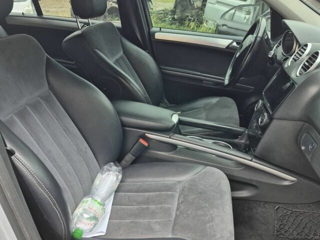 Серый Мерседес 320, объемом двигателя 0 л и пробегом 310 тыс. км за 4500 $, фото 2 на Automoto.ua