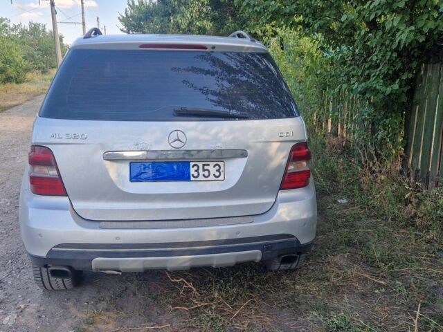 Сірий Мерседес 320, об'ємом двигуна 3 л та пробігом 340 тис. км за 5200 $, фото 2 на Automoto.ua