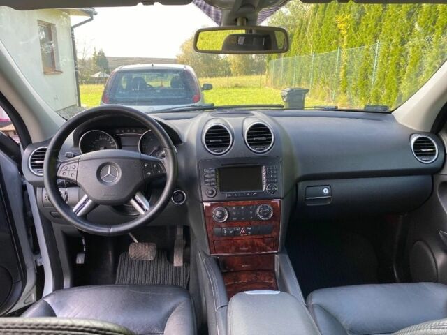 Сірий Мерседес 320, об'ємом двигуна 3 л та пробігом 180 тис. км за 3150 $, фото 9 на Automoto.ua