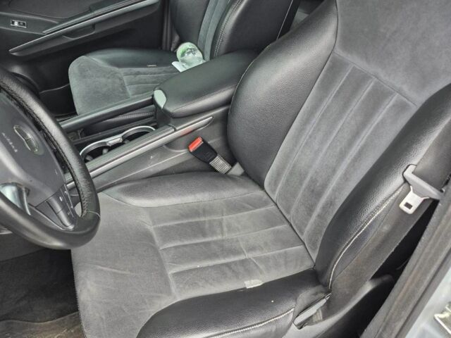 Серый Мерседес 320, объемом двигателя 0 л и пробегом 310 тыс. км за 4500 $, фото 1 на Automoto.ua