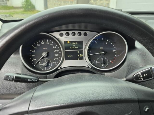 Серый Мерседес 320, объемом двигателя 0 л и пробегом 310 тыс. км за 4500 $, фото 3 на Automoto.ua