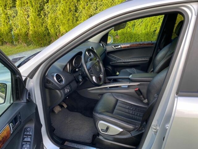 Сірий Мерседес 320, об'ємом двигуна 3 л та пробігом 180 тис. км за 3150 $, фото 8 на Automoto.ua