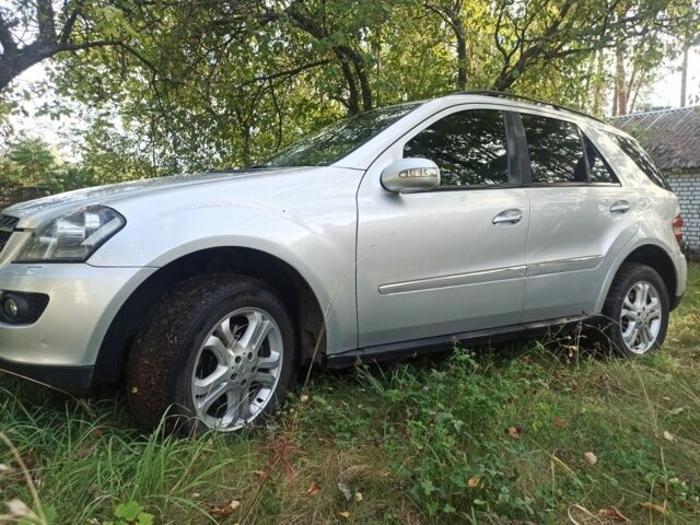 Сірий Мерседес 320, об'ємом двигуна 3 л та пробігом 294 тис. км за 6700 $, фото 11 на Automoto.ua