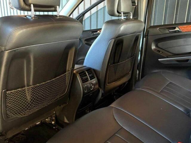 Сірий Мерседес 320, об'ємом двигуна 3 л та пробігом 261 тис. км за 15500 $, фото 6 на Automoto.ua