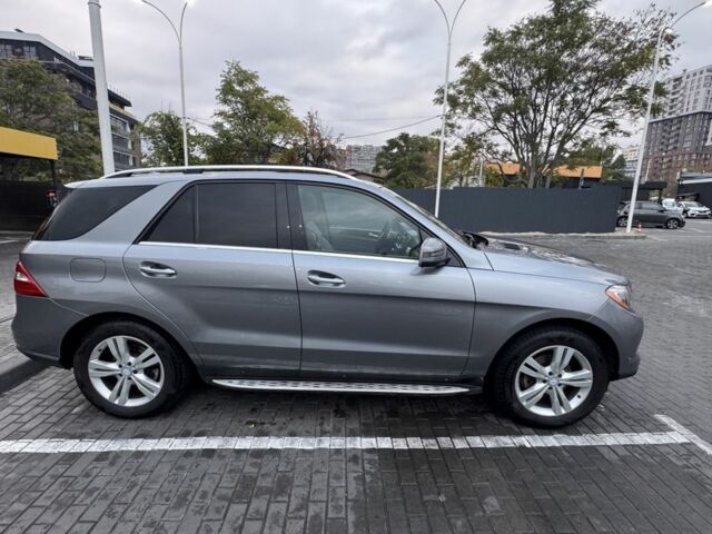 Сірий Мерседес 320, об'ємом двигуна 3 л та пробігом 235 тис. км за 21500 $, фото 2 на Automoto.ua