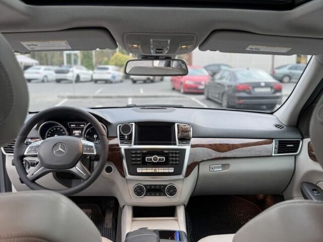 Сірий Мерседес 320, об'ємом двигуна 3 л та пробігом 235 тис. км за 21500 $, фото 7 на Automoto.ua