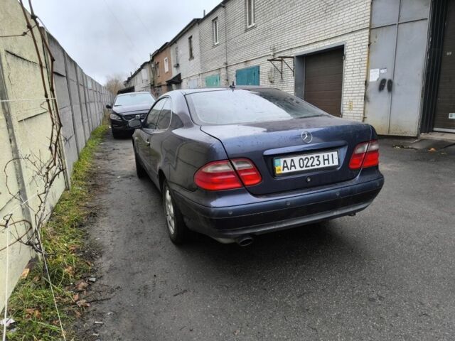 Синий Мерседес 320, объемом двигателя 3.2 л и пробегом 250 тыс. км за 4419 $, фото 6 на Automoto.ua