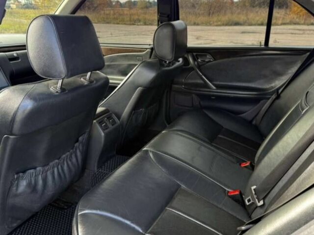 Синий Мерседес 320, объемом двигателя 3.2 л и пробегом 3 тыс. км за 3000 $, фото 10 на Automoto.ua