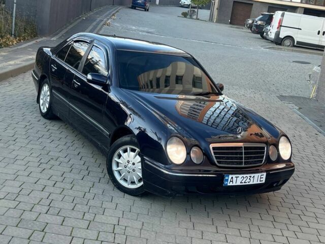 Синій Мерседес 320, об'ємом двигуна 3.2 л та пробігом 300 тис. км за 3700 $, фото 4 на Automoto.ua