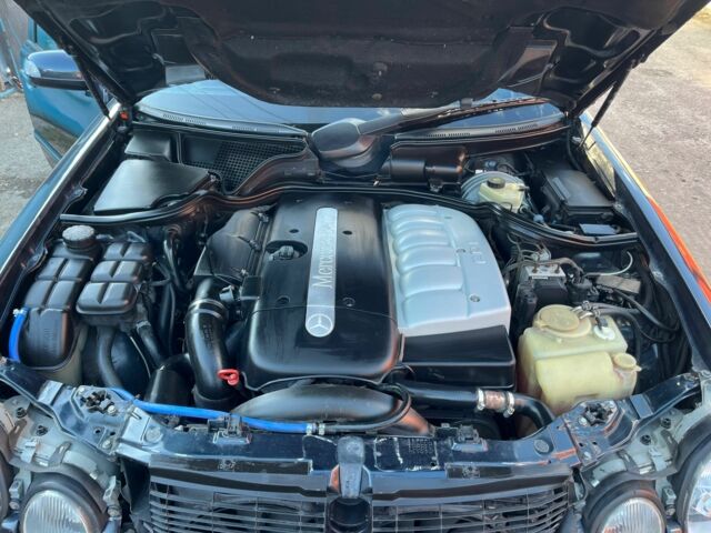 Синий Мерседес 320, объемом двигателя 3.2 л и пробегом 380 тыс. км за 6500 $, фото 1 на Automoto.ua