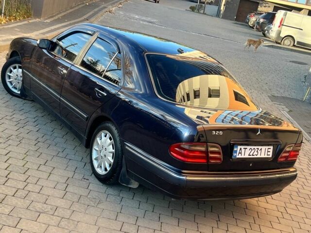 Синій Мерседес 320, об'ємом двигуна 3.2 л та пробігом 300 тис. км за 3700 $, фото 5 на Automoto.ua