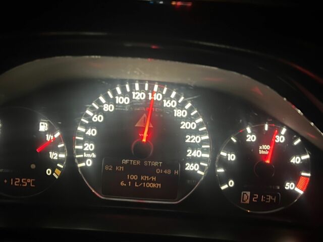 Синий Мерседес 320, объемом двигателя 3.2 л и пробегом 380 тыс. км за 6500 $, фото 3 на Automoto.ua