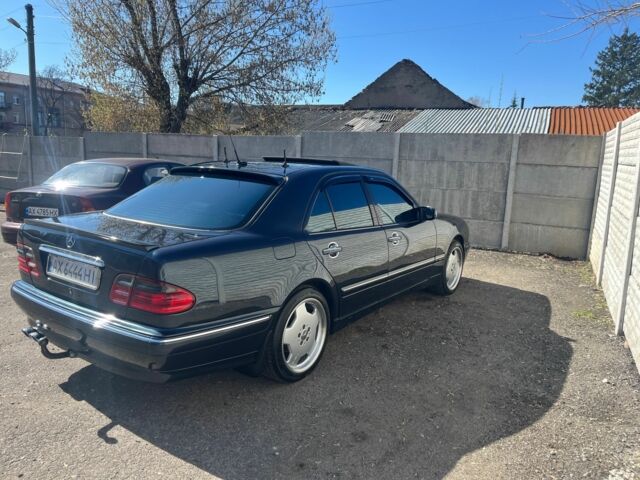 Синий Мерседес 320, объемом двигателя 3.2 л и пробегом 380 тыс. км за 6500 $, фото 11 на Automoto.ua