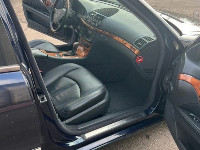 Синий Мерседес 320, объемом двигателя 3.2 л и пробегом 320 тыс. км за 3300 $, фото 4 на Automoto.ua