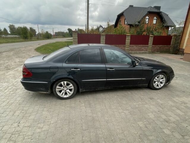 Синий Мерседес 320, объемом двигателя 3.2 л и пробегом 371 тыс. км за 2700 $, фото 1 на Automoto.ua